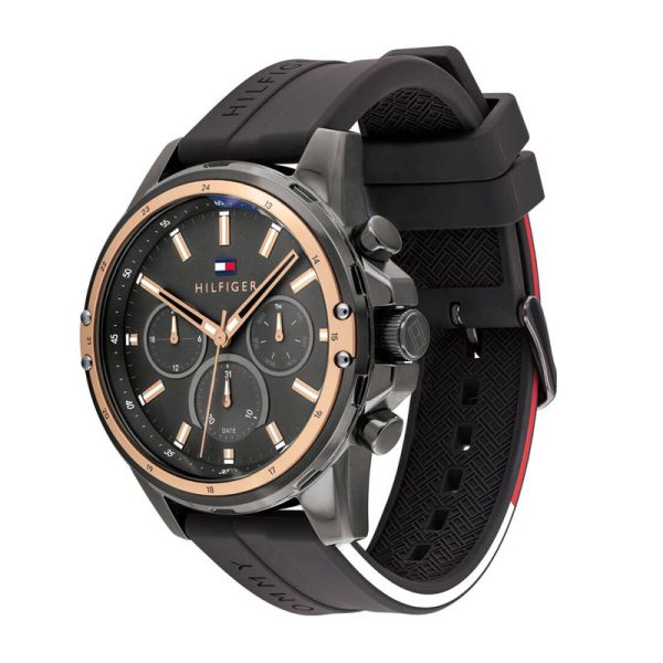 TOM-1791792-02