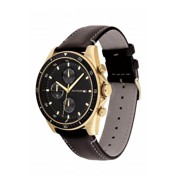 TOM-1791836-02