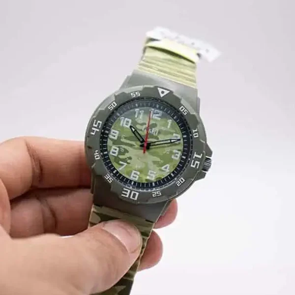 Q&Q-V02A-011VY-02