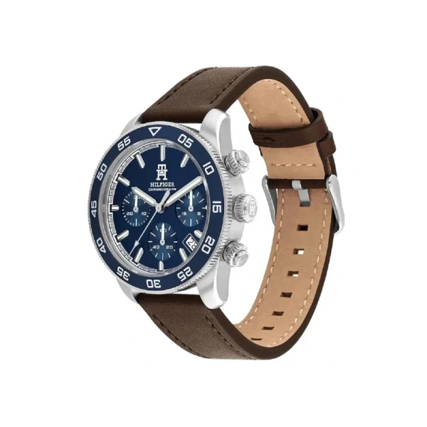 tom-1792163